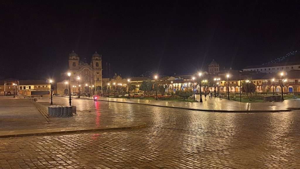 Cusco plaza at night