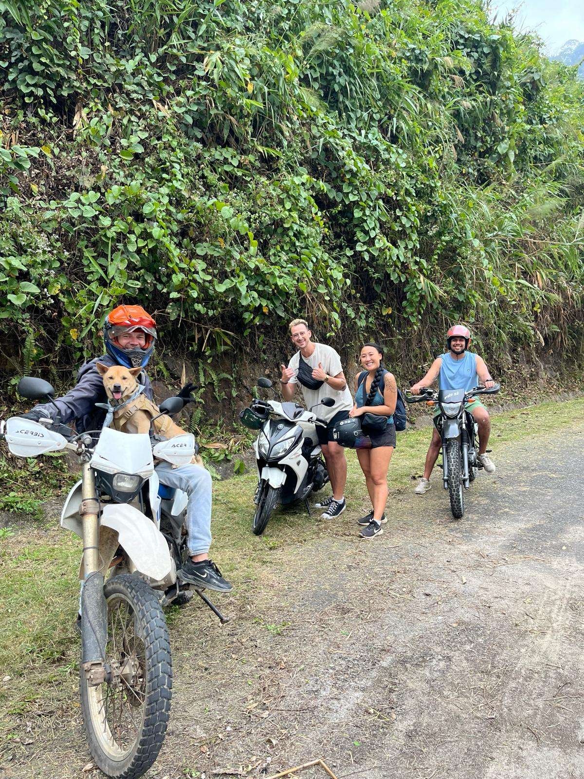 Motorbike tour with the gang in Vientam