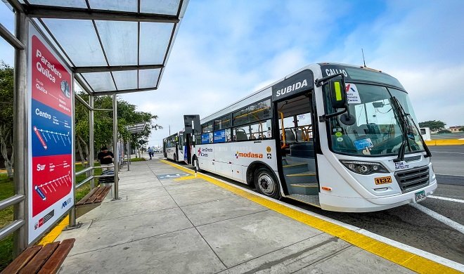 AeroDirecto Bus Stop and Bus